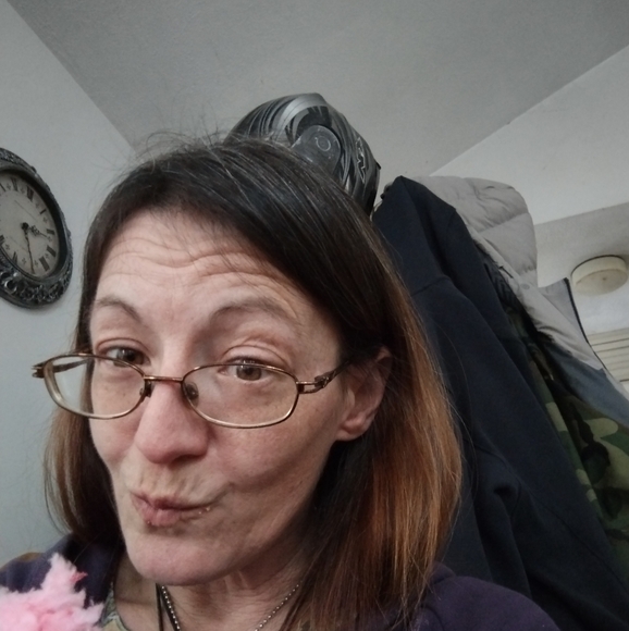 Meet your Posher, Mish - Picture 2 of 2